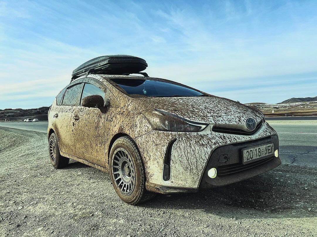 2012-2017 Toyota Prius V 2" Trailer Hitch